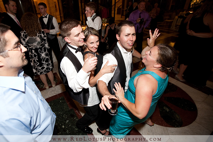 072810-carnegie-museum-wedding-46