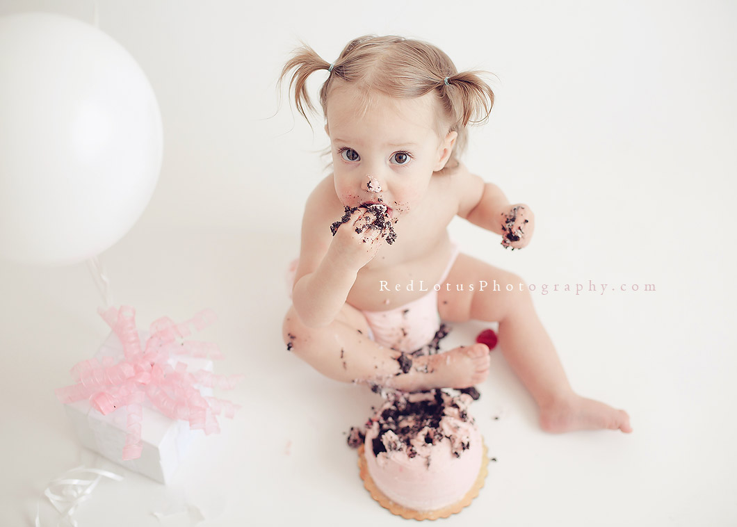 Averi’s First Year Cake Smash » Red Lotus Photographers