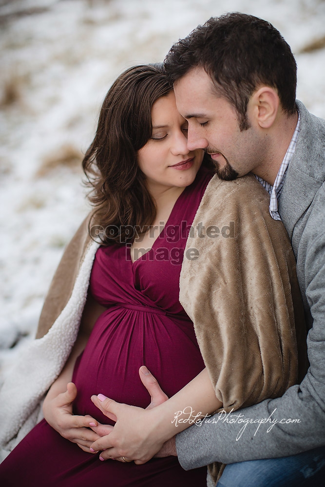 winter-maternity-photos-Pittsburgh-03